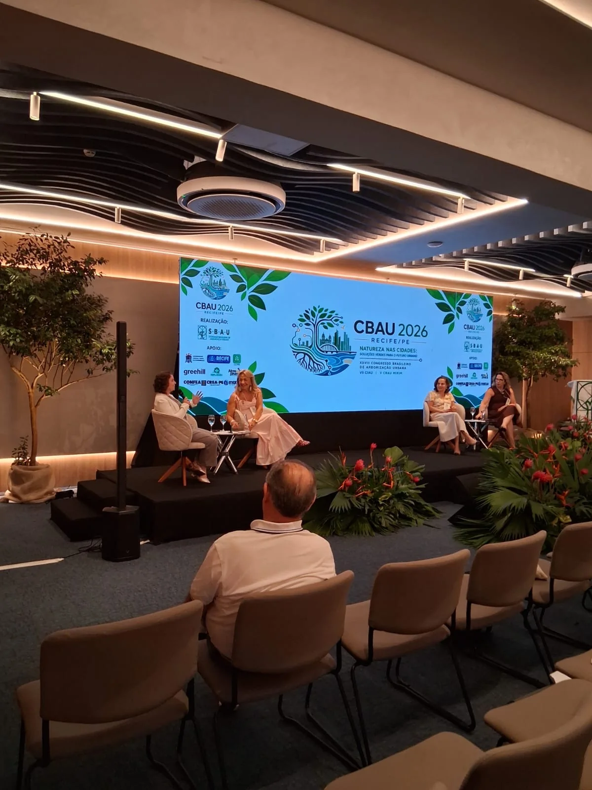 Painel técnico apresentado no Congresso Brasileiro de Arborização Urbana 2026.